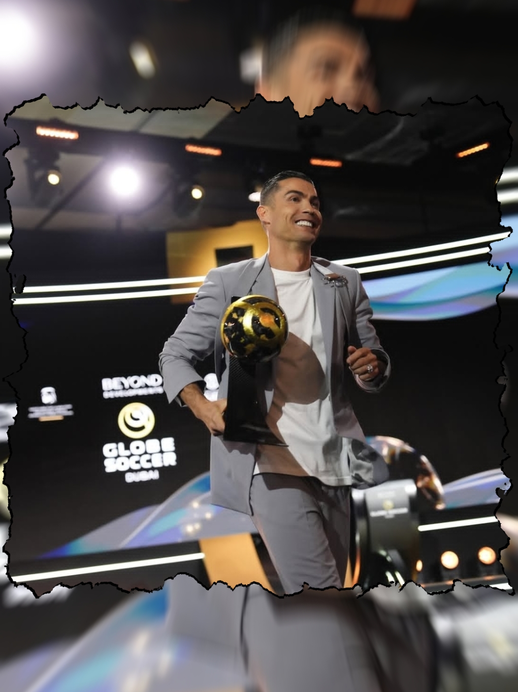 Kita tutup 2024 dengan penghargaan 😎🤙🏻 #cristianoronaldo #goat #football #ronaldo #cr7 #globesoccer #congratulations #xyzbca #fypシ 