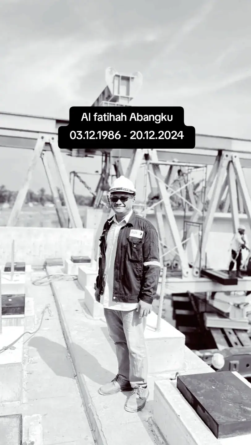 Demi Allah saya sentiasa rindukan awak, senyaman itukah dirimu disana abangku sehingga tidak sekali engkau muncul didalam mimpiku, #rindu #kenangan #sadstory #feelingsad #hurtmyfeelings 