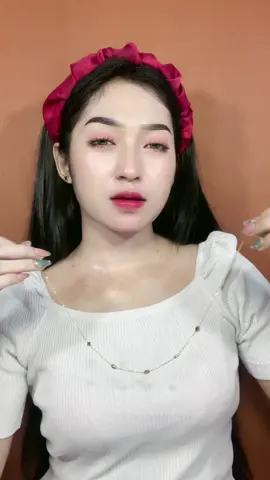 satu set ya 🥰#fyppppppppppppppppppppppp #fypシ゚viral #kalungtitanium #gelangtitaniumantikarat 