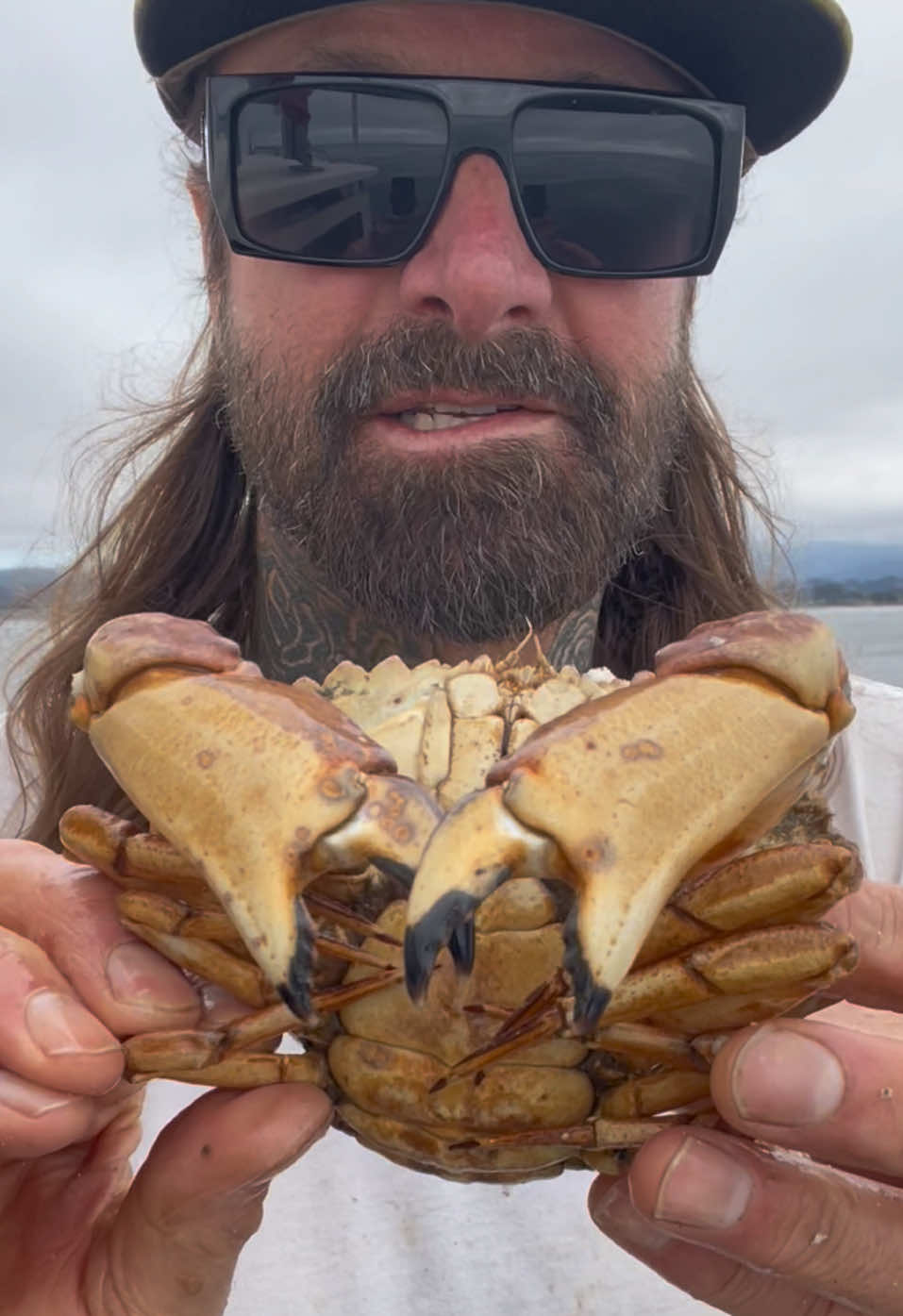 Commercial Fishing #crab #barnaclechronicles #friendliestcatch 