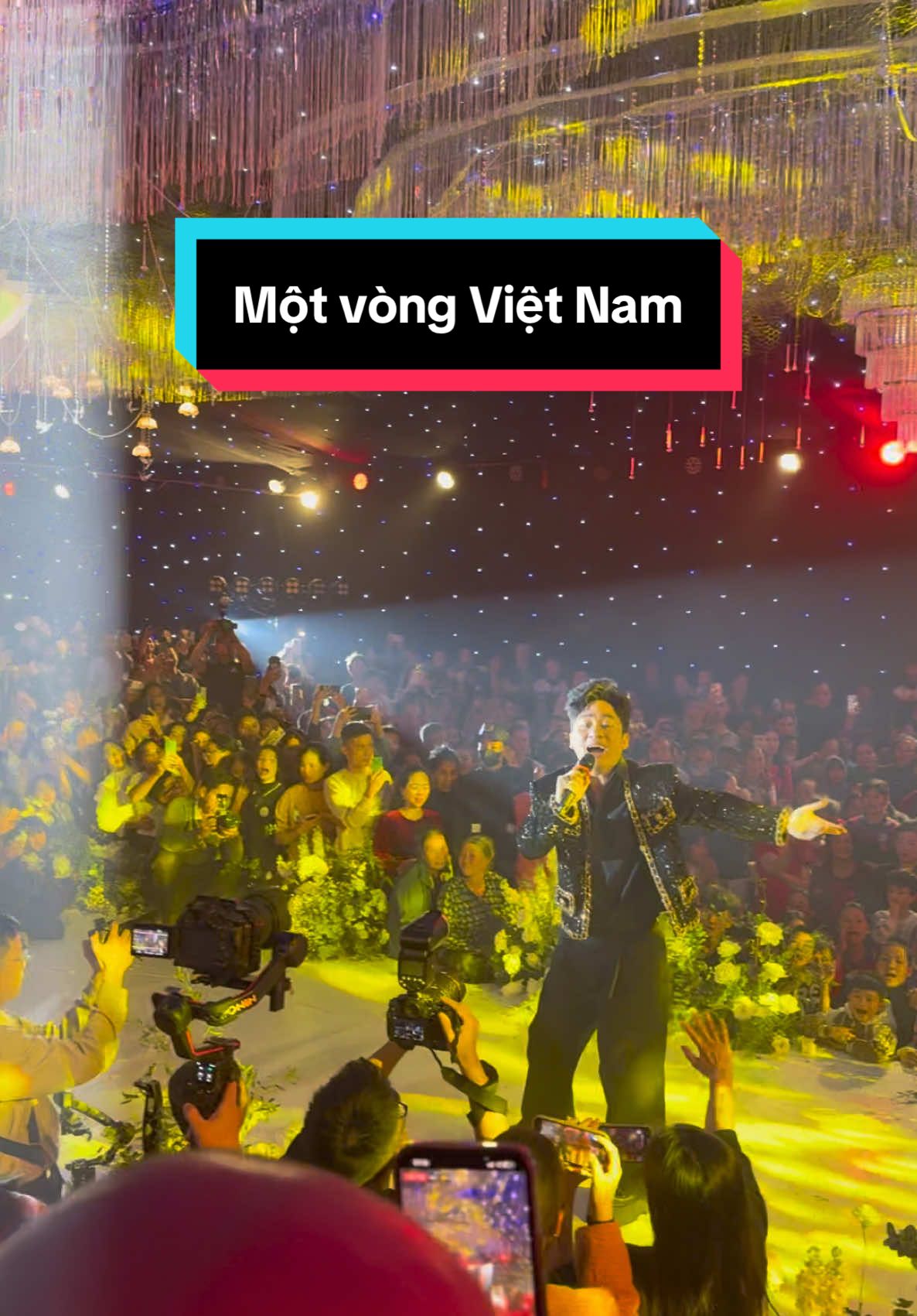 Cảm ơn anh Tùng Dương đã mang đến một không khí tuyệt vời tại lễ cưới của vc em 🥰 #motvongvietnam #tungduong #damcuoi 