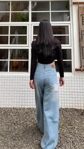 Baggy jeans yang bener bener comfy & kece banget #OOTD  #jeans  #baggyjeans  #outfutideas 