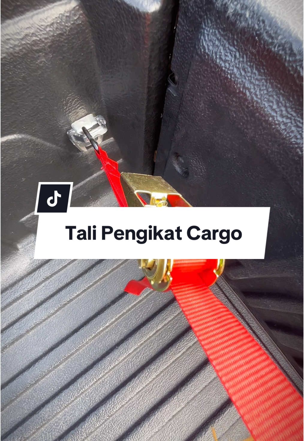 Memang kukuh dan tahan lasak.. Rachet tie down daripada Mitshushi ni #rachettiedown #cargostrap #talipengikatbarang #ratchettiedownstrap 