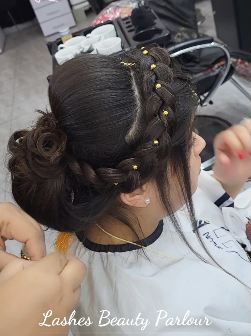 step by step Bridal Bun Hairstyle Tutorial #foryoupage #easymakeuptutorialforbeginners #hairstyletutorialvideo #tutorial #lashesbeautyparlour #viralvedio 