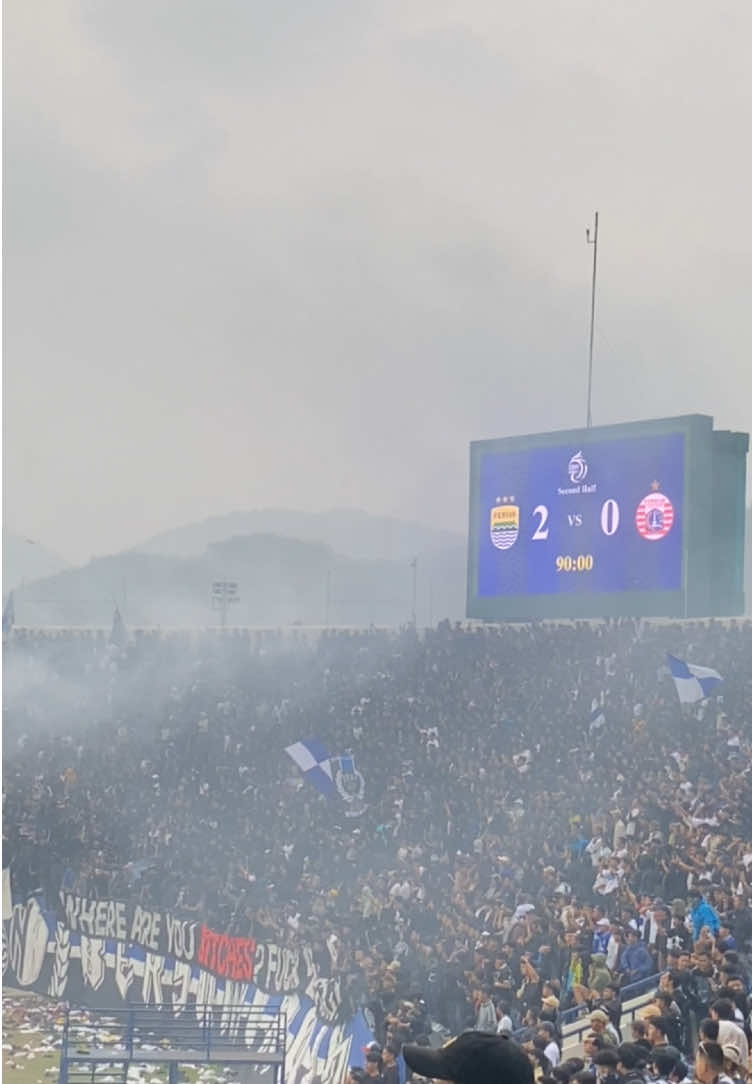 bdg stay high😜 #persibbandung #bobotoh #fyp #runjkt