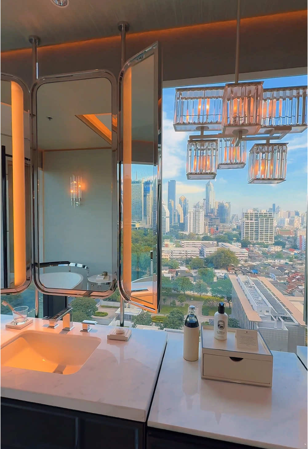 โรงแรมเปิดใหม่ที่โคตรปังใน One Bangkok! ✨ The Ritz-Carlton, Bangkok หรูแบบขั้นสุด วิวอย่างปัง! 🌇🔥 ต้องมาลอง เช็คอินแล้วถ่ายรูปยังไงก็ปัง! 🏙️💎  #TheRitzCarltonBangkok #OneBangkok #ที่พักใจกลางเมือง  #ที่พักรุงเทพ #กรุงเทพ #โรงแรมกรุงเทพ #bangkok #โรงแรมกรุงเทพ #bangkoktravel #tiktokbangkok #tiktokพาเที่ยว #localserviceชิงมง #traveltiktok #travelthailand #ปีใหม่2025  