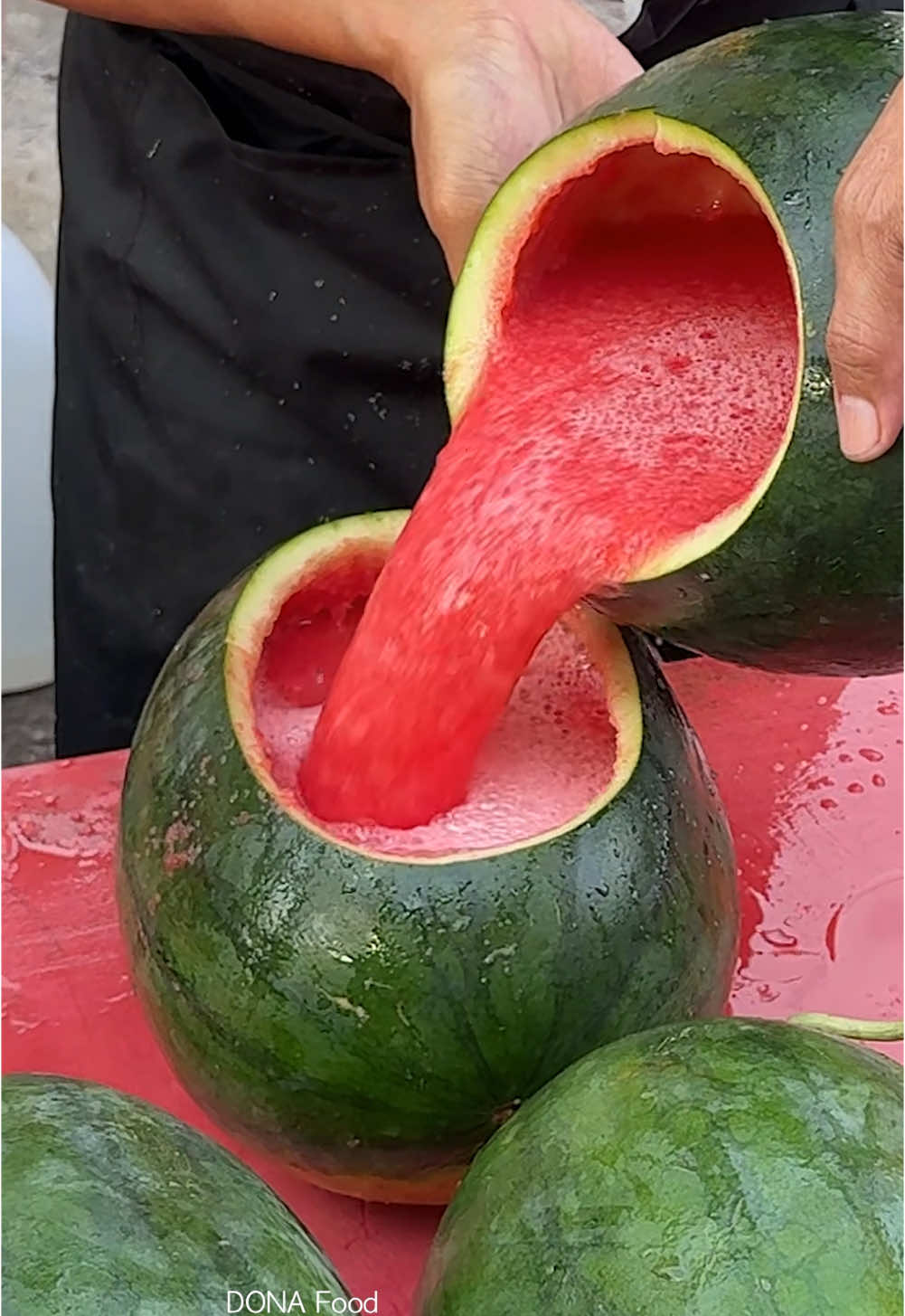 Must Try! Popular Sugar-Free Watermelon Juice in Malacca - Malaysian Street Food Price : RM 9 / USD 2 Location : Jonker Walk Melaka ▶https://maps.app.goo.gl/u19xP7nEXagAWFQP7