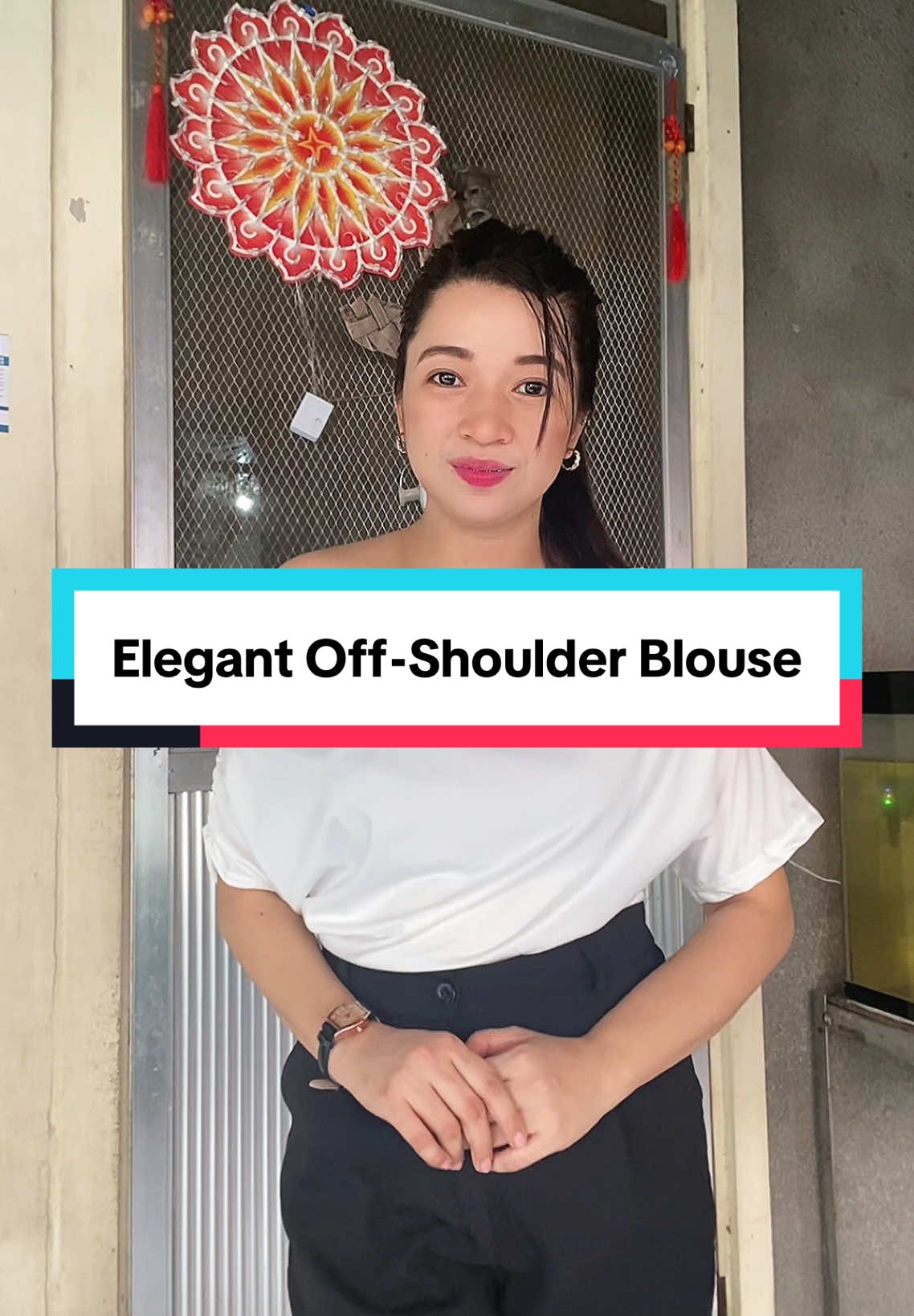 Worth your money Elegant Off-Shoulder Blouse for you sissy🫶👌 #offshoulderblouse #blouse #aenttandem #whiteblouse #fashion 