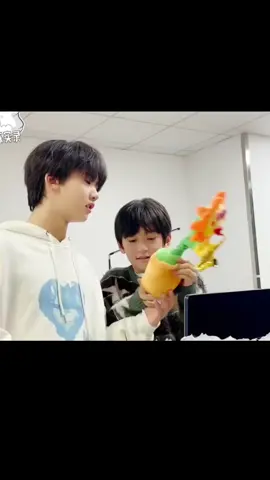 yiran & enhan #zhangyiran #zhienhan #zhangyiran_张怡然 #zhienhan智恩涵 #tf家族练习生🤴🌷 #tffamily🇨🇳💫 #tf家族四代 #tf家族 #tfentertainment #tffamily_4th_generation #moots? #xybca #fyp 