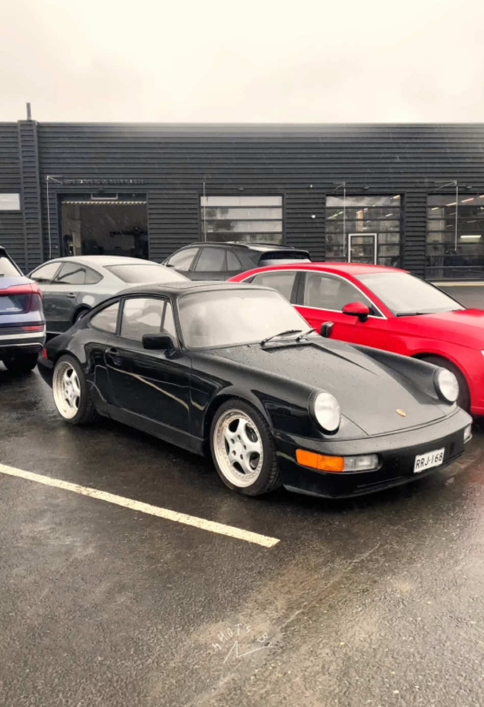 Tiktok fuck ups the quality and these clips were not this shaky in my gallery🥴 #car #porsche #classiccars #viral #911 #carsoftiktok #cartok #shotsbyal #fyp #fördig #carphotography 