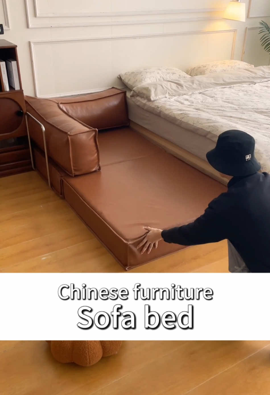 It's a sofa and a bed, no wonder it's being watched!#furniture #sofa #sofabed #villa #chinafurniture 