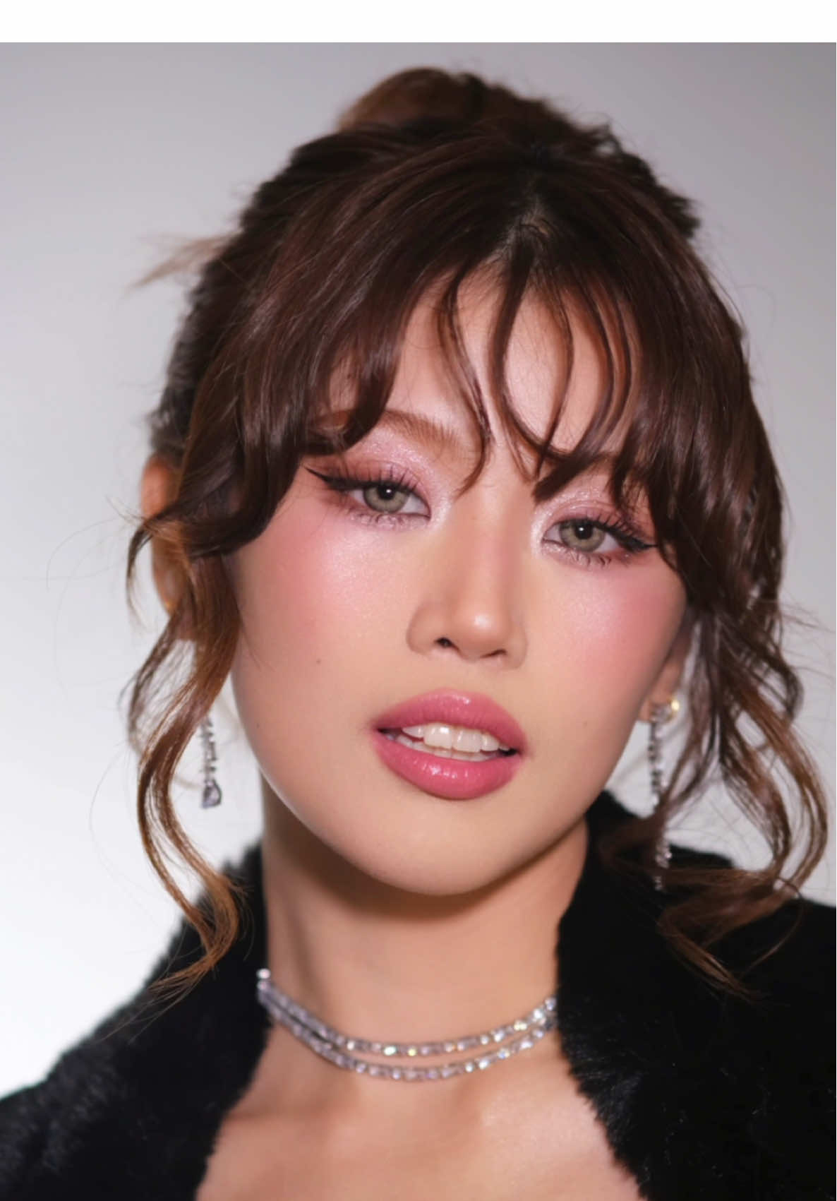 Baby Lucky @loiverever౨ৎ ❤️ Makeup by #TheresaPadin Assistes by @ehdz.matubang  Hair by @cristinebenoman1028 Styled by Ica Villanueva with France Torres #binimaloi #maloiricalde #bini #biniph #makeupartist 