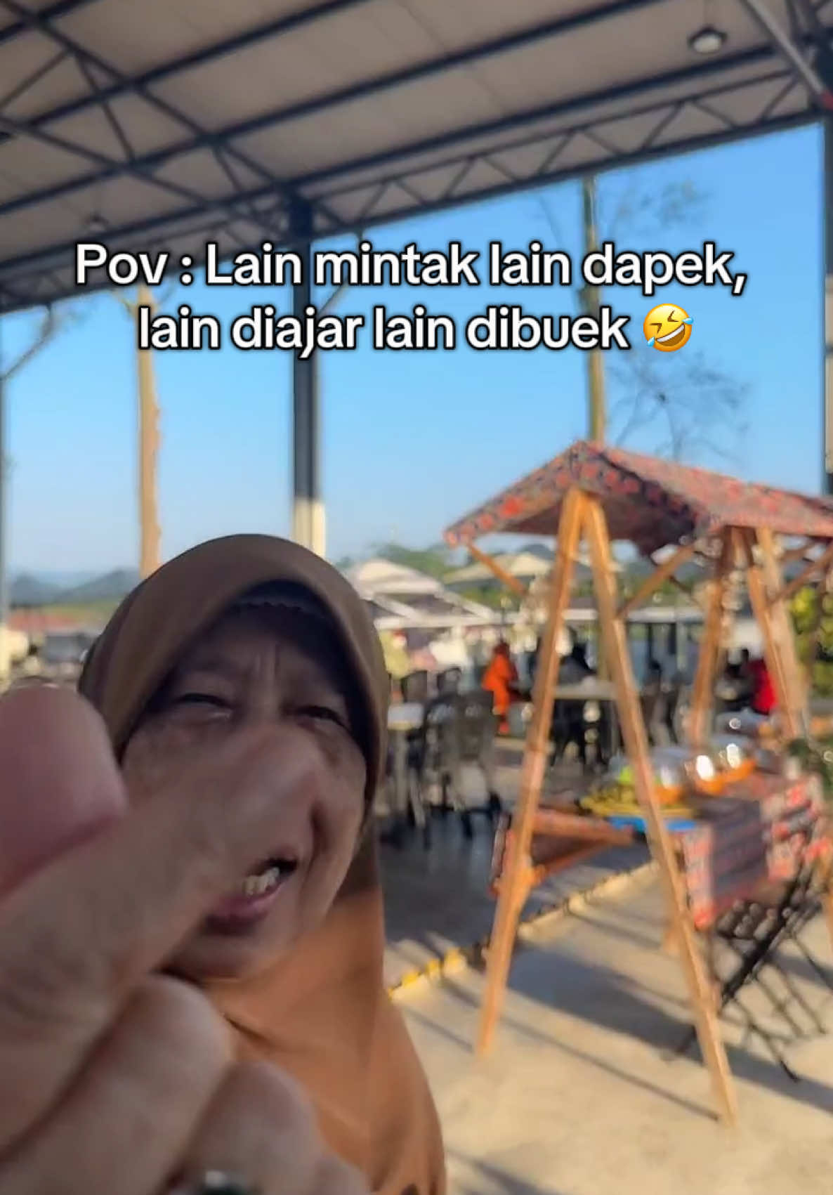 Makcik pakcik ni regular customer kami..tengah live pagi tadi dia datang bayar sambil berburak..ha yang bukan2 lah keluar 🤭🤣 #LIVEhighlights #TikTokLIVE #LIVE #thehillnhealcafe #sarapanpagi #portsarapansenawang #portsarapanseremban #fyp #n9foodie #portlepak #porthealing #westernseremban #westernsenawang