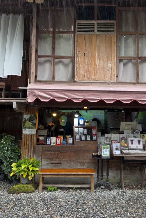 Coffee in the rain 🌧️ ☕️  #minivlog #cafehopping #photography #coffeeshop #hiddengems #cafevlog #coffee #coffeetiktok 