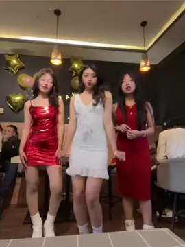 💋💋🎄✨#push2start #dance #tiktokvideo #tiktok #tripple #christmas #red #white #foryoupag #fypシ #fyp #foryoupageofficiall #tiktok #coolhaus #20 @