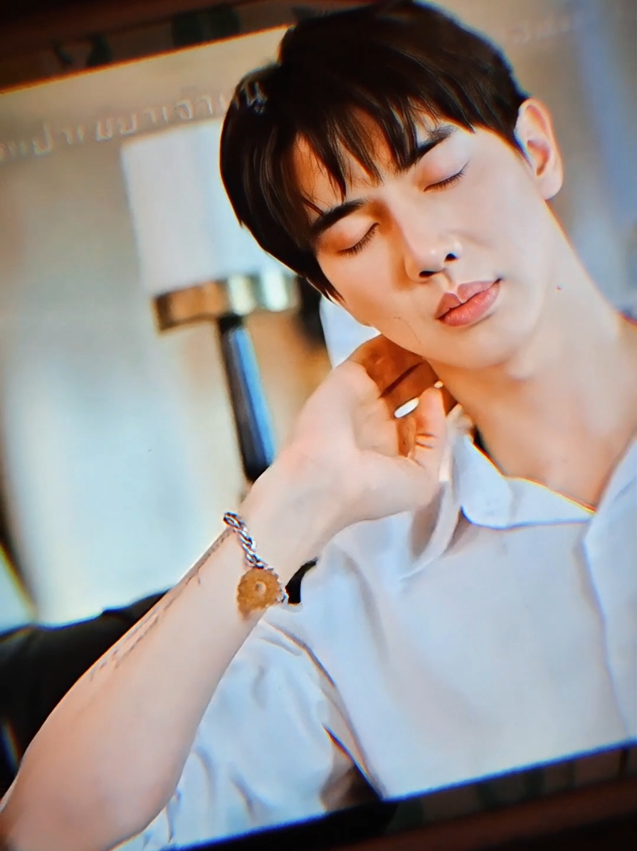 Johan pake gelang gear North ganteng nya nambah berkali-kali lipat 😍😍. #foureveryouproject #maxky_rp #โจฮันนอร์ธ #แม็กกี้บาส #maxkybas #johannorth #foureveryouep14 #บาสเด็กอ้วนที่แท้จริง