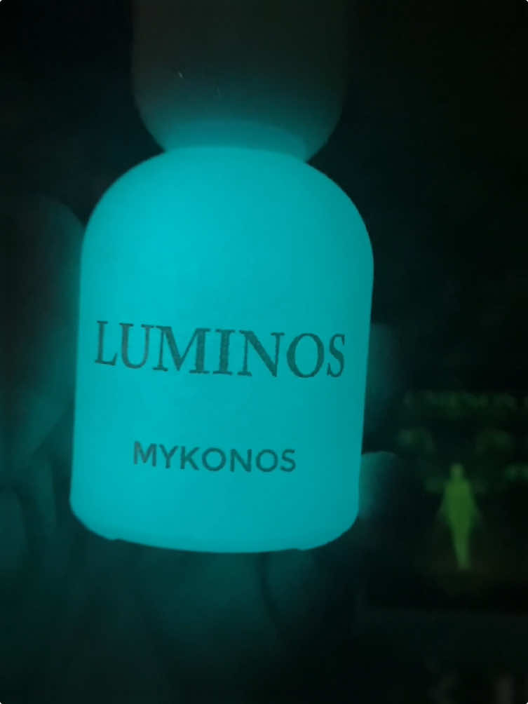 Luminos kece batt cuyyy ditempat gelap😮‍💨😱 #mykonos #mykonosparfum #mykonosluminos #parfumghoib #foryou 