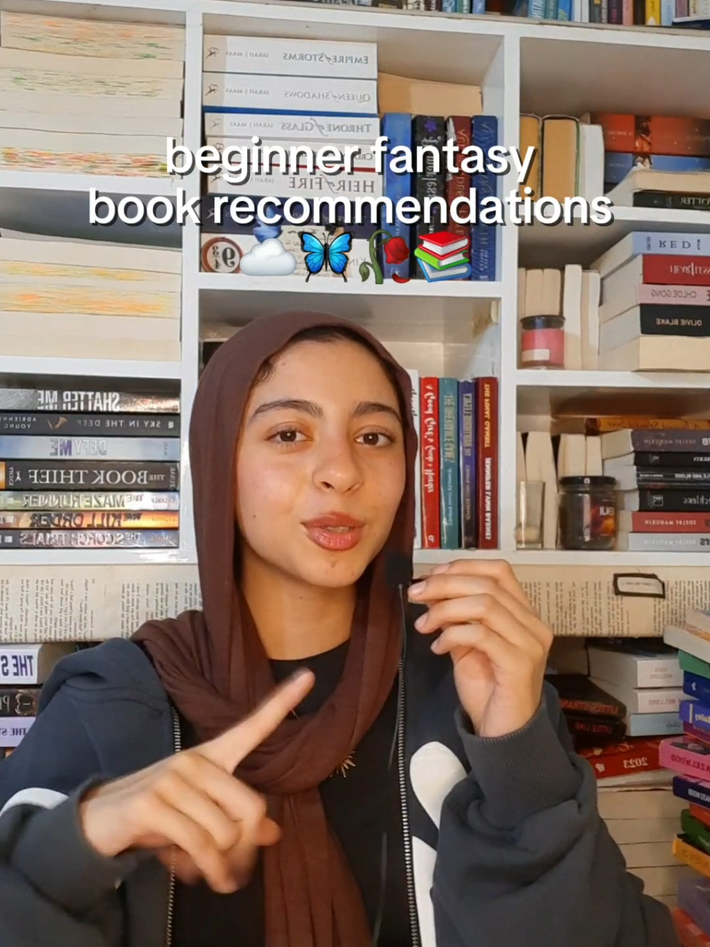 beginner fantasy recs💗🌸📚☁️ #easybookstoread #easybooks #bookstoreadquickly #fantasybookrecs #fantasybooks #fantasybookrecommendations #BookTok #booktoker #bookgirlies #booktokfyp #booktokegypt #whattoread #beginnerbookrecs #bookish 