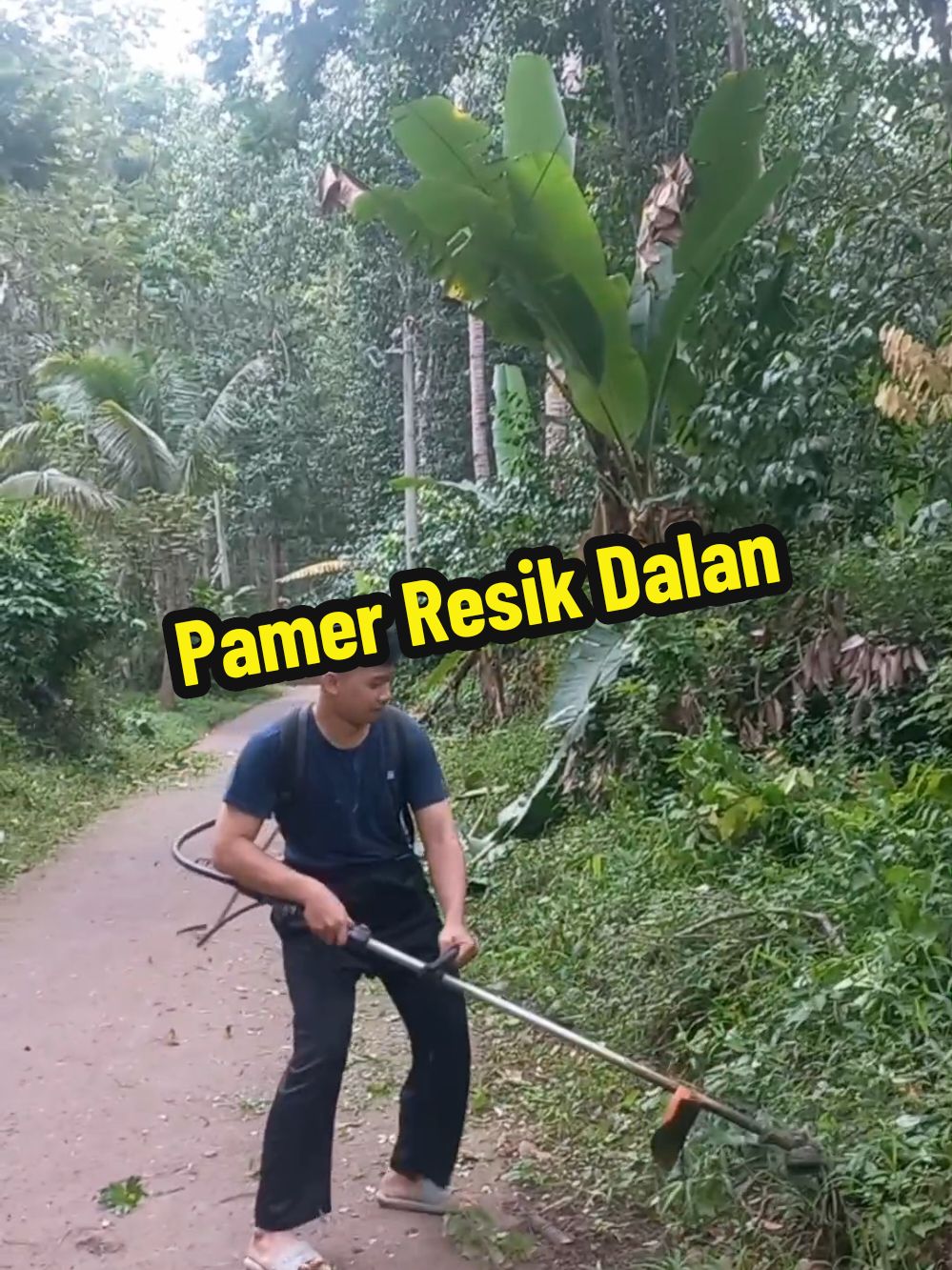 Tahun baru rak kiro kiro mikir bojo 2, siji wae durung ono hahahha @dimas.mas369 @Jon's Berkata @pandawaragroup #bersihbersih #lingkungan #bersihjalan #kemenkes #dlhbatang #lingkunganhidup #batang #kabbatang #fypシ #fypage #fyppppppppppppppppppppppp #resik #puskesmasbanyuputih #dinkesbatang #batanginfo #batangupdate