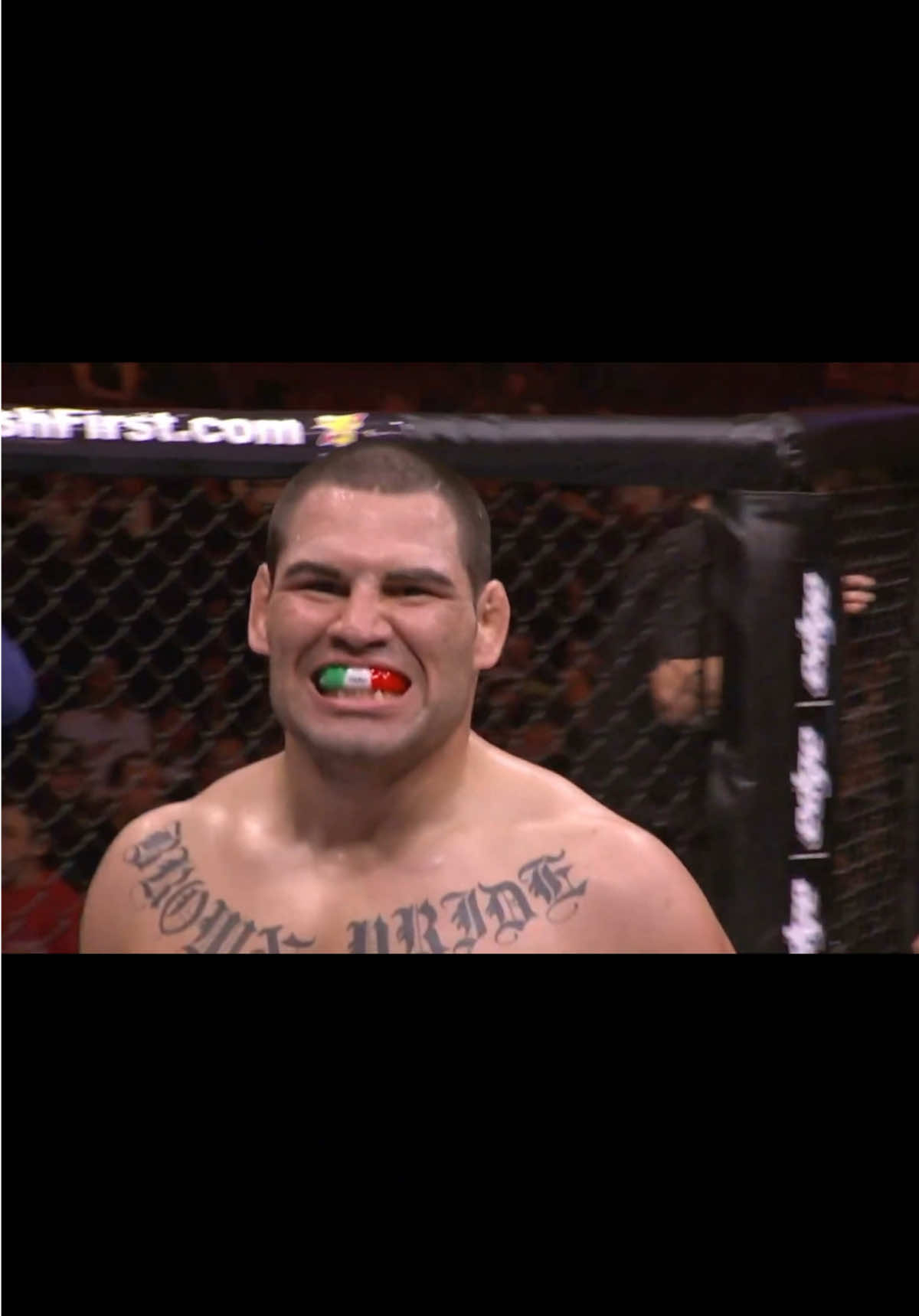 Cain Velasquez ⚠️FAKE BLOOD⚠️ #cainvelasquez #cainvelasquez🇲🇽 #UFC #ufclegend #warrior #heavyweight #champion #cold #beast #mma #wrestler #wrestling #goat 