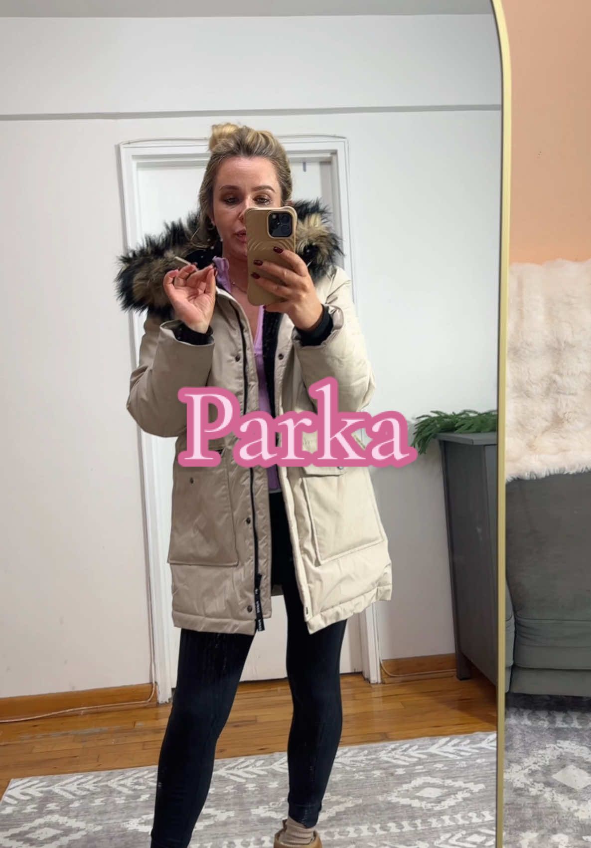 This is the warmest parka coat I have ever worn it’s lined on the inside water repellent when the resistant huge hood #Womencoat#WomenParka#WomenJacket #AffordableJacket #GoodQualityJacket#ExtraWarmJacket #WaterRepellentJacket #WindproofJacket #AffordableFashion