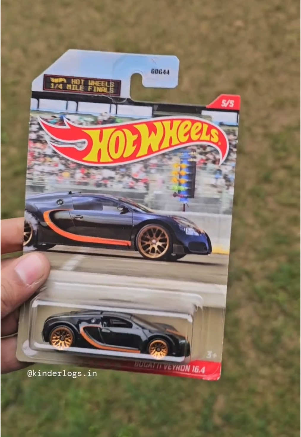 Post @kinderlogs  Hot Wheels Bugatti Veyron 16.4 (1/4 Mile Finals) 🔥 #hotwheels #hotwheelsmalaysia #hotwheeelsindonesia #hotwheelsusa #hotwheelsbrasil #hotwheelscanada #hotwheelsmexico #hotwheelsaustralia #hotwheelsgermany #hotwheelscollectors 