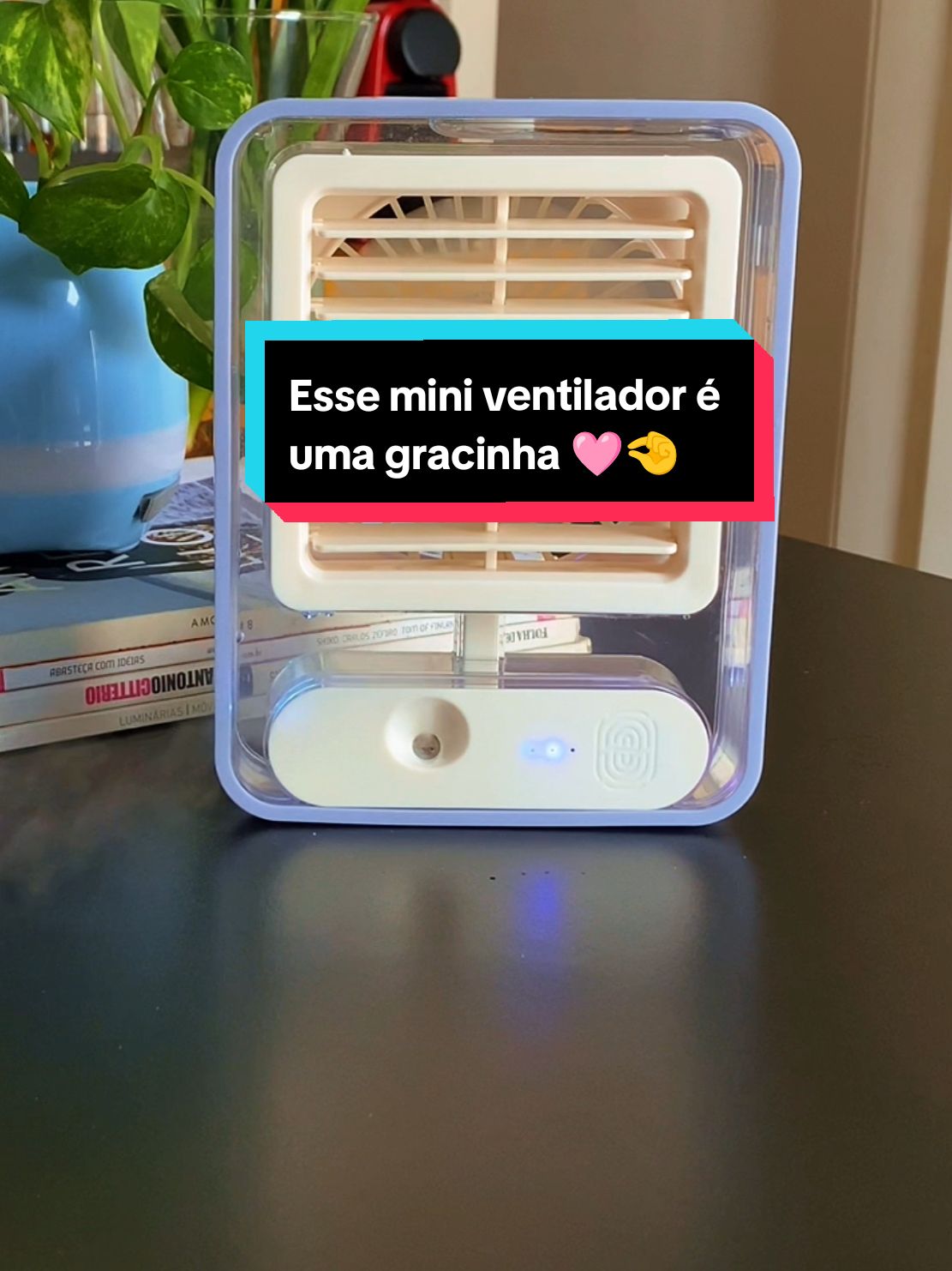 Replying to @marianeppg Ventilador ou acessório de design? Que tal os dois? Esse mini ventilador com umidificador é a prova de que dá pra combater o calor com muito estilo! A melhor parte é que #TemNoMagalu🌀✨ #ventilador #miniventilador #verao #achadinhos #minifan #LuDoMagalu #Magalu Código do produto: Mini ventilador: jgd14gc1c2