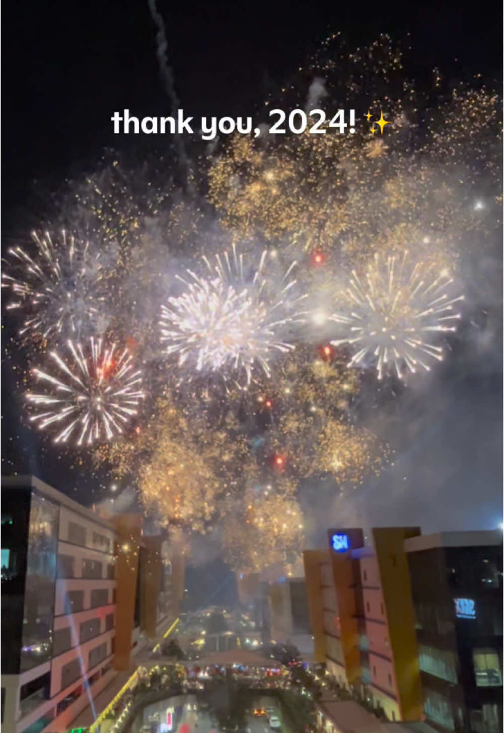 Thank you, 2024! 🎆  Here’s to brighter moments in 2025! ✨  #Grateful2024 #NewYear #HappyNewYear #NewYearsEve #Celebrate #Goodbye2024 #Hello2025 #FreshStart #CheersTo2025 #NewYearNewMe #EverythingsHereAtSM