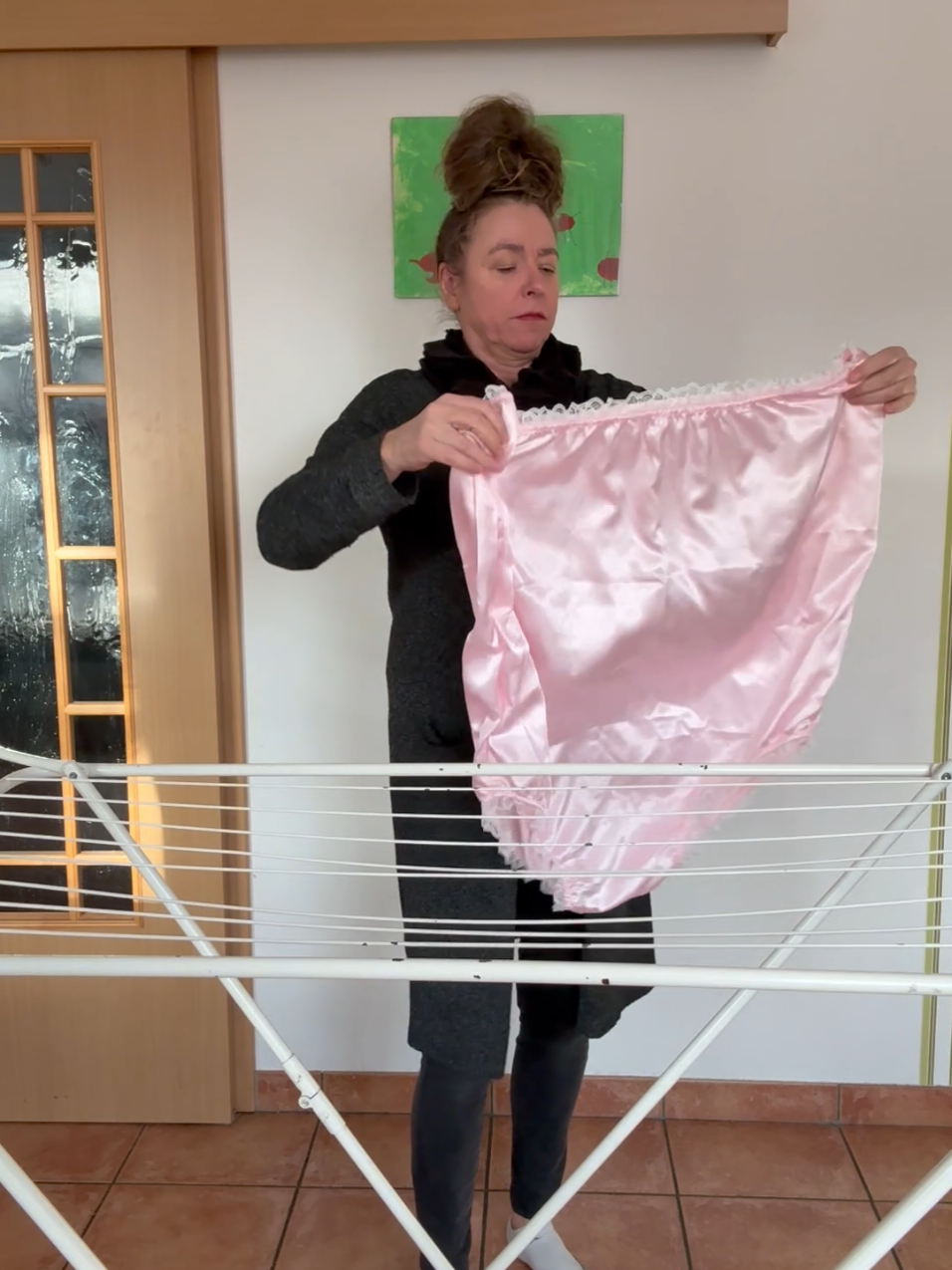 Waschtag mit Kathi #wäsche #muttertochter #humor #comedyvideo @kathijunes 