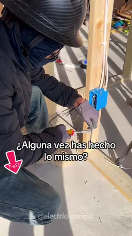 Esto es todo lo que necesitas. Pelacables#tiktokshop #tool #electriciantools #sparky 