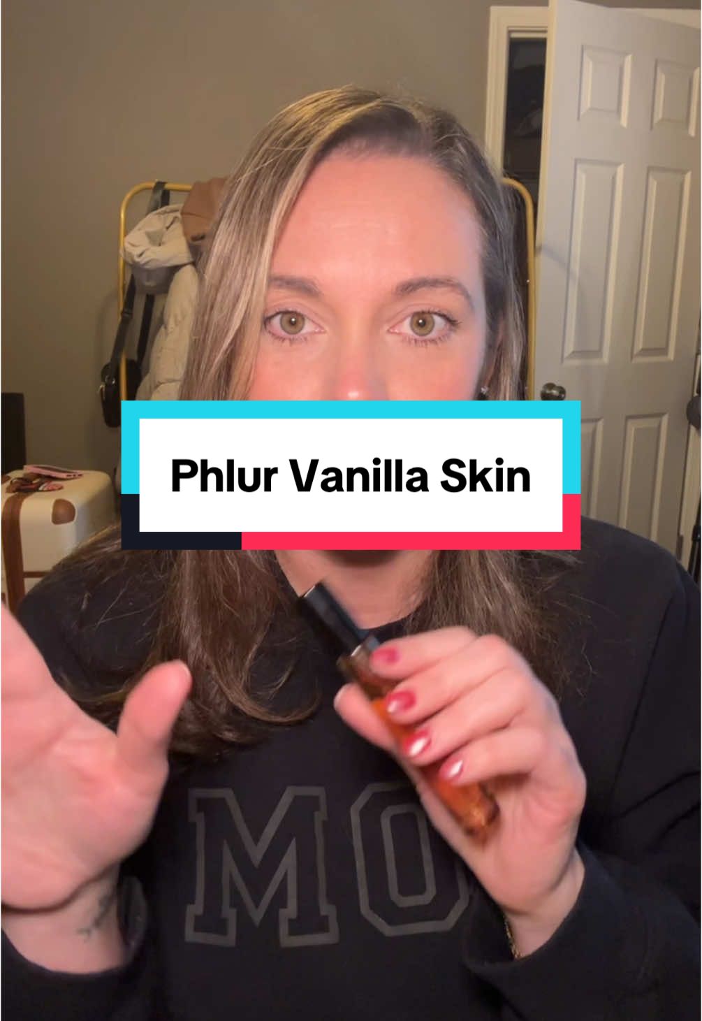 This perfume from Phlur is one of my favorites! #phlur #vanillaskin 