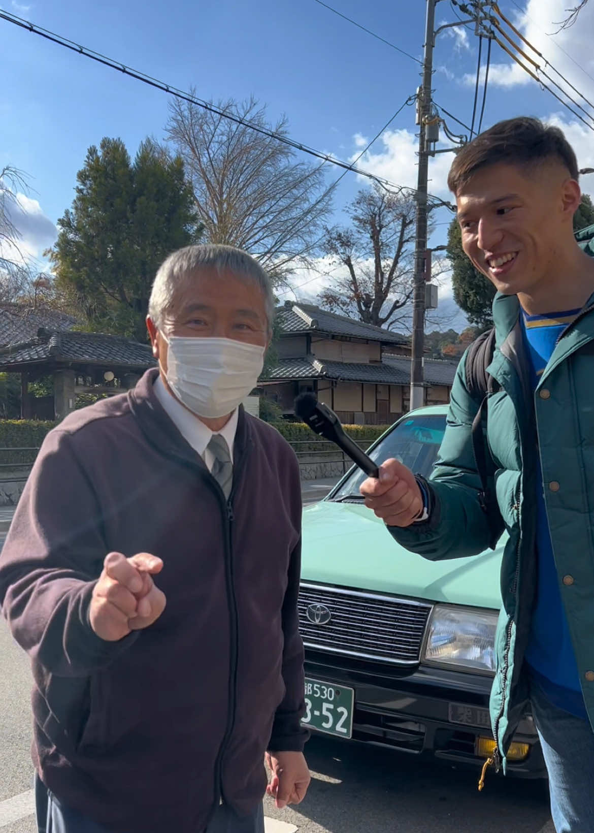 Japanese taxi drivers are so friendly and polite 🇯🇵🥰 . Have you had an experience riding a Japanese taxi before? . #kyoto #japan #japanese #asia #english #asian 