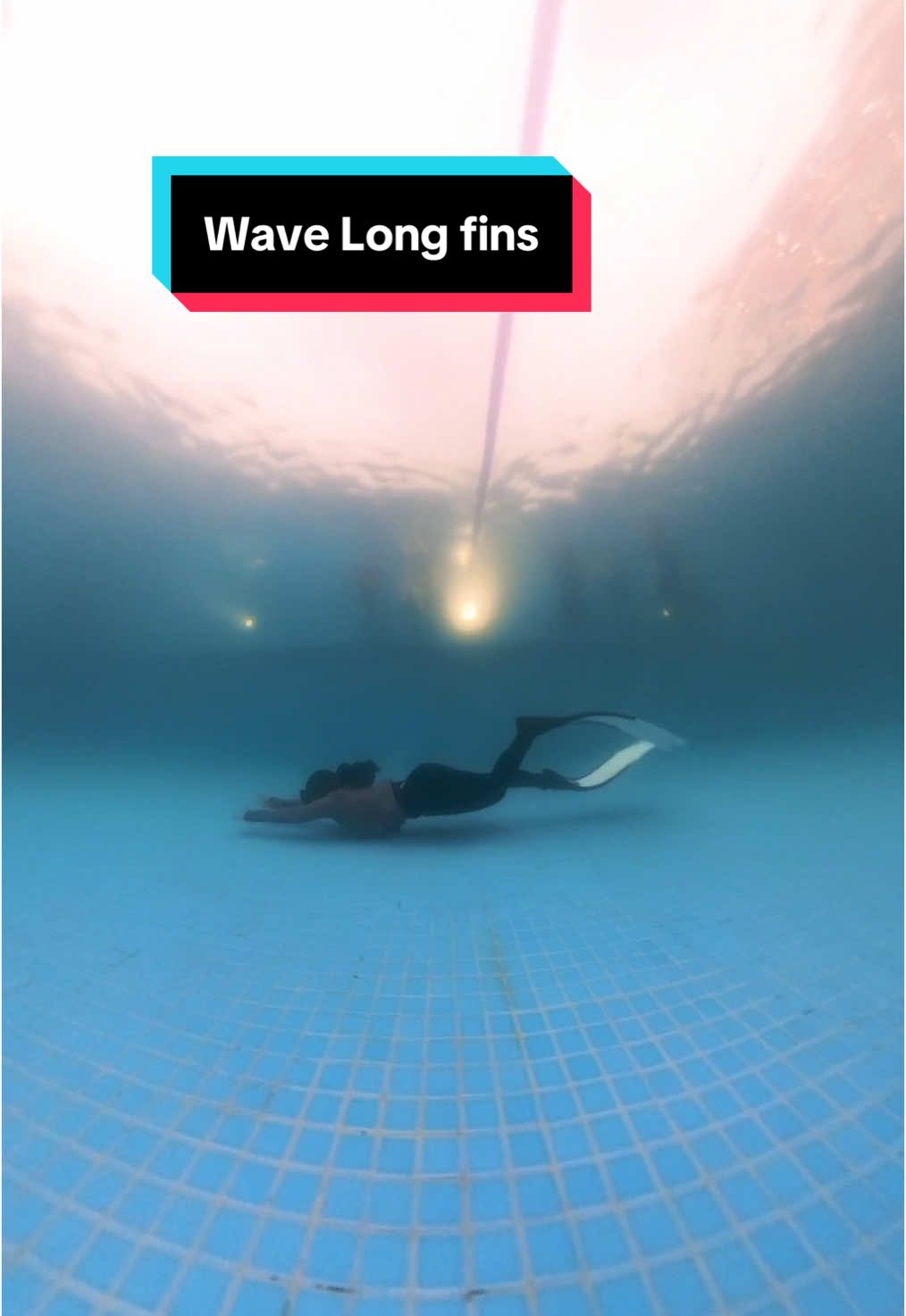 Long fins yg aku pake dari wave,enak dan nyaman banget dipake ✨ #longfin #freediving #neverdivealone #underwater #swimming #swimmingpool #fyp #4u #viral 