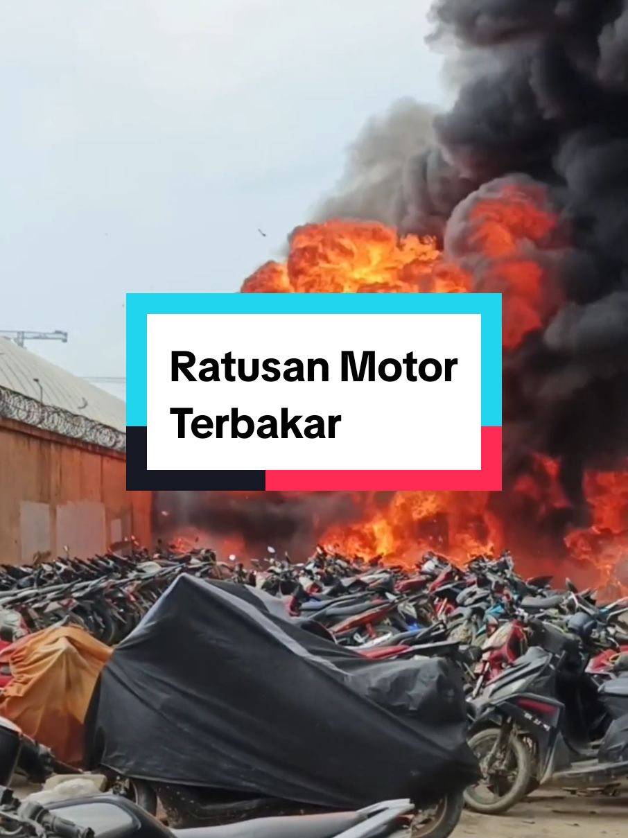 Sedih : Ratusan Motor Karyawan Terbakar. Kebakaran terjadi di Area Parkir Post 4 Gate 5 Kawasan PT. Indonesia Weda Industrial Park (IWIP). Halmahera Tengah, Maluku Utara pada 21 Desember 2024. #kebakaran #motor #motorcycle #parkir #karyawan #pt #iwip #iwip_weda_halmahera #musibah #fire #halmahera #malukuutara #indonesia #viralvideo #fyppppppppppppppppppppppp 