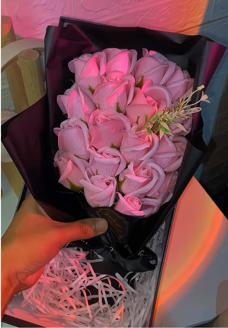 valentines gift ideas for your gf this 2025 >> #bouquet #flowerbouquet #valentinesgift #giftideas #giftforher #perfectgifts #foryou #fyp #fypシ #fyppppppppppppppppppppppp 