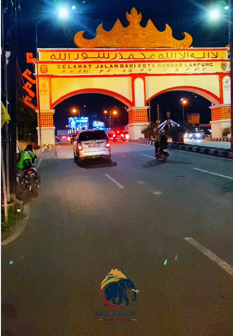 Malam minggu ada cerita apa? #jalananlampungofficial #jalananlampung #lampung #streetlampung #kelilinglampung #lampungindah #salamaspal #fyp #foryou #reels #lampungku #jalanlampung #explorelampung #malamminggu 