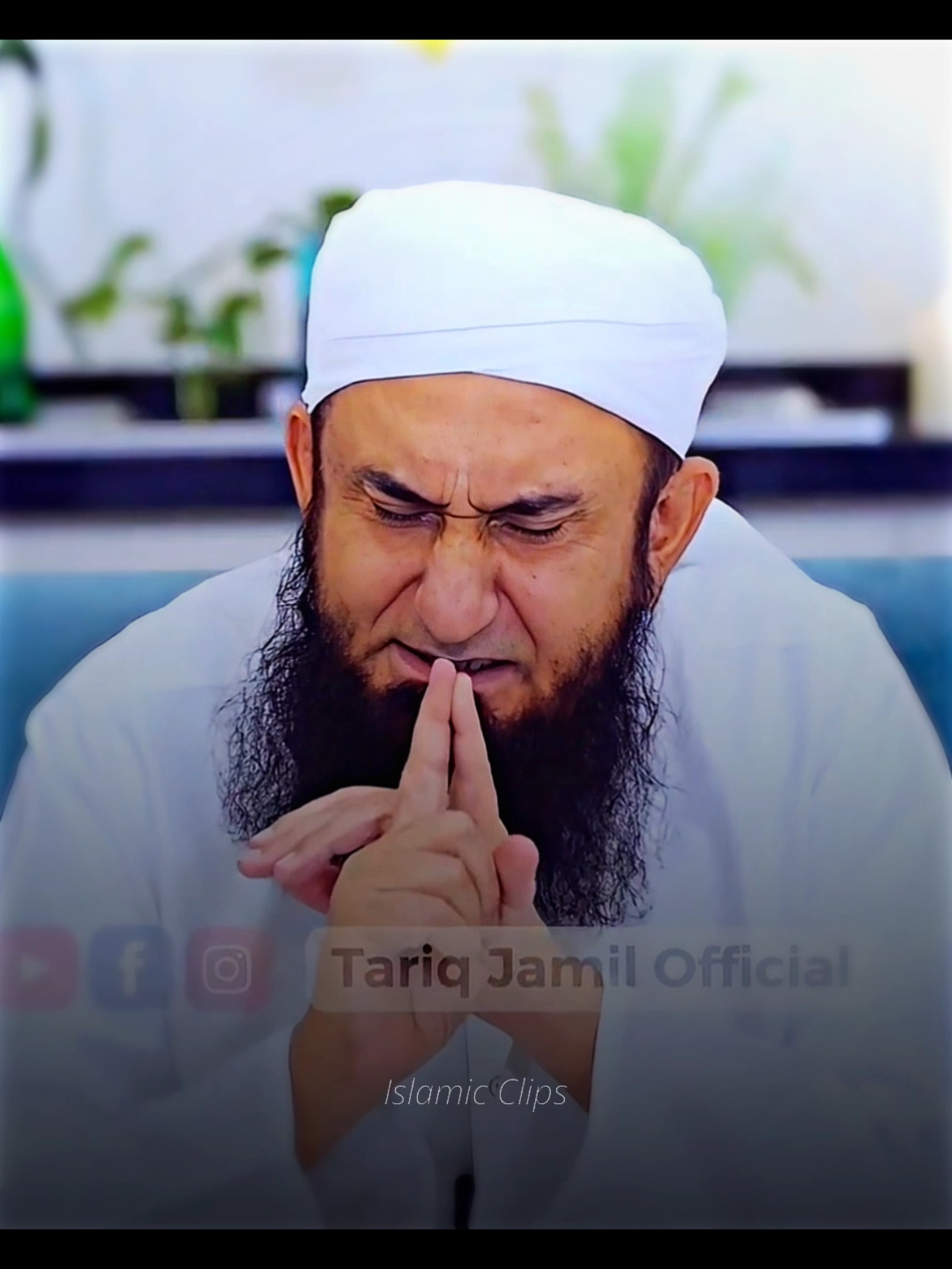 Madad ke liye serf Allah hai jo aata hai.. 💯❤️ #trend #trendingvideo #trending #viral #viralvideo #foryoupage #fyp #fypシ #foryou #islamicclips #islamicvideo #islamicstatus #islam #molanatariqjameel #maulanatariqjameel #mtj #madad 