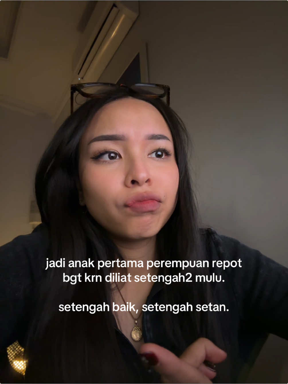 “oh km anak pertama, pantes sabar ya..” “oh anak pertama, pantesan gampang marah” JADI YANG BETUL YG MANA?