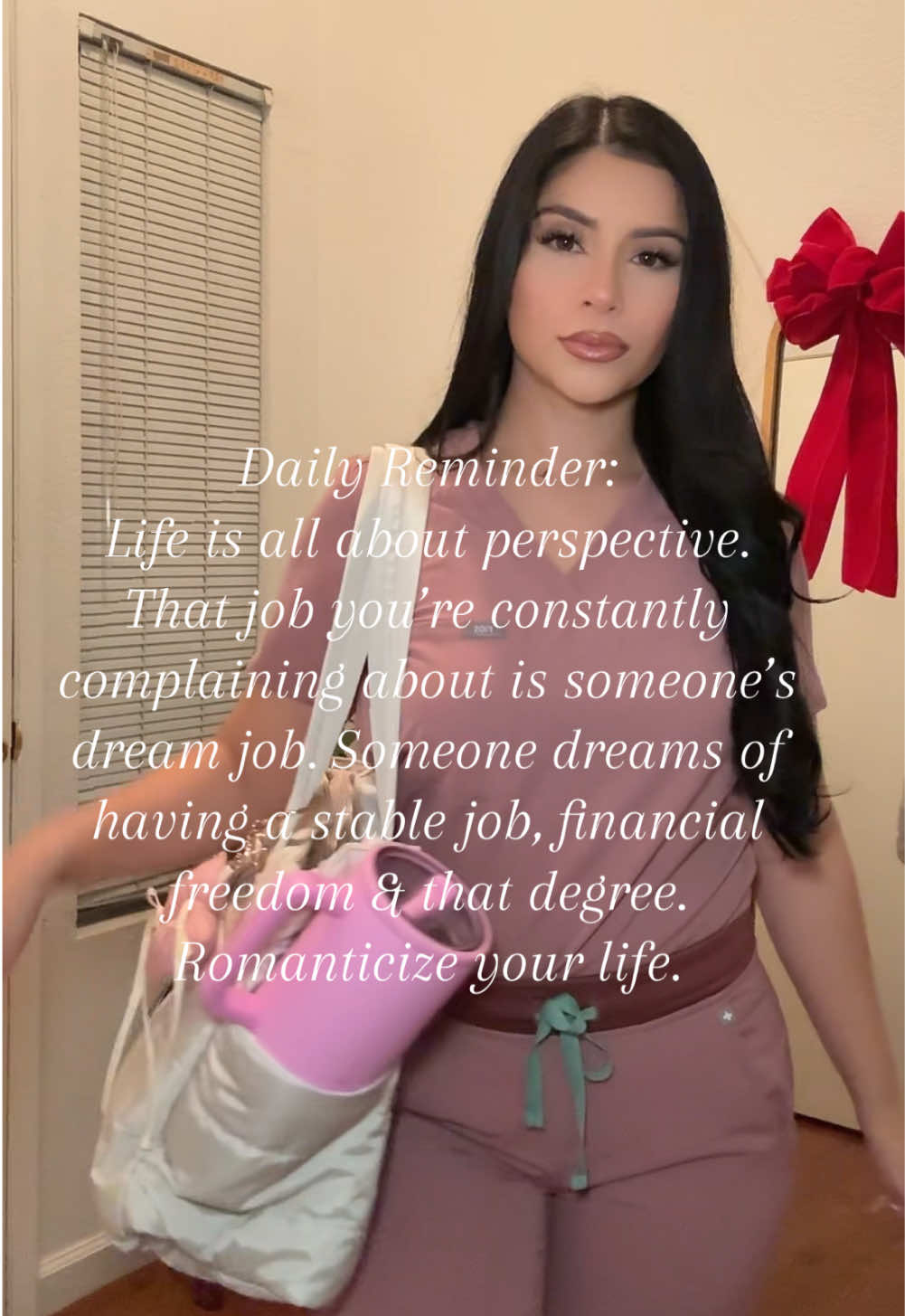 Positive mindset only 💖 #dreamjob #perspective #romanticizeyourlife #scrubs #nursing #aestheticnurse #motherbabynurse 