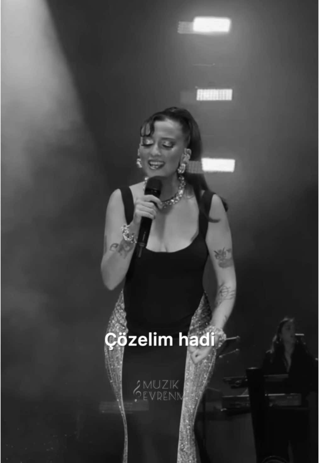 🎶 Melike Şahin - Ellerin Hani . #melikeşahin #ellerinhani 