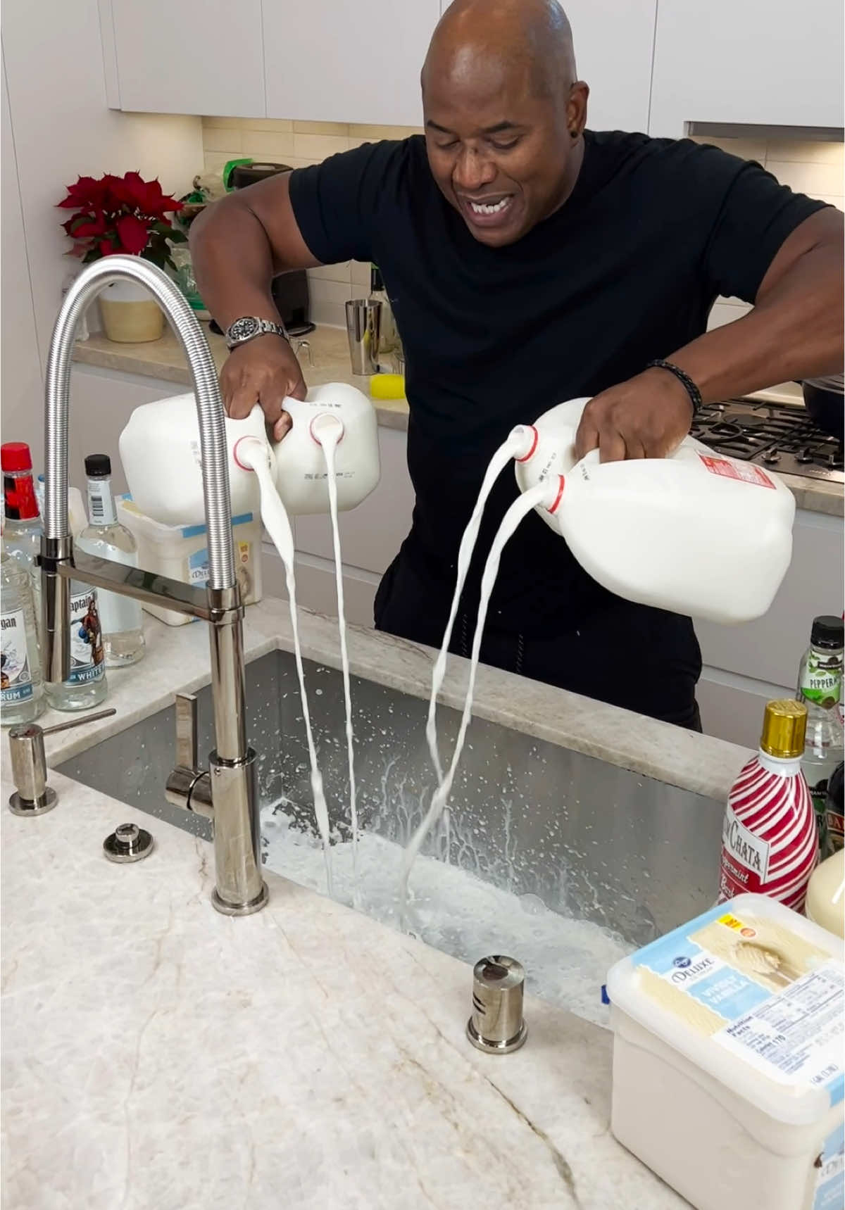 Christmas in the Sink #cocktails #candy #icecream #holidays #winter