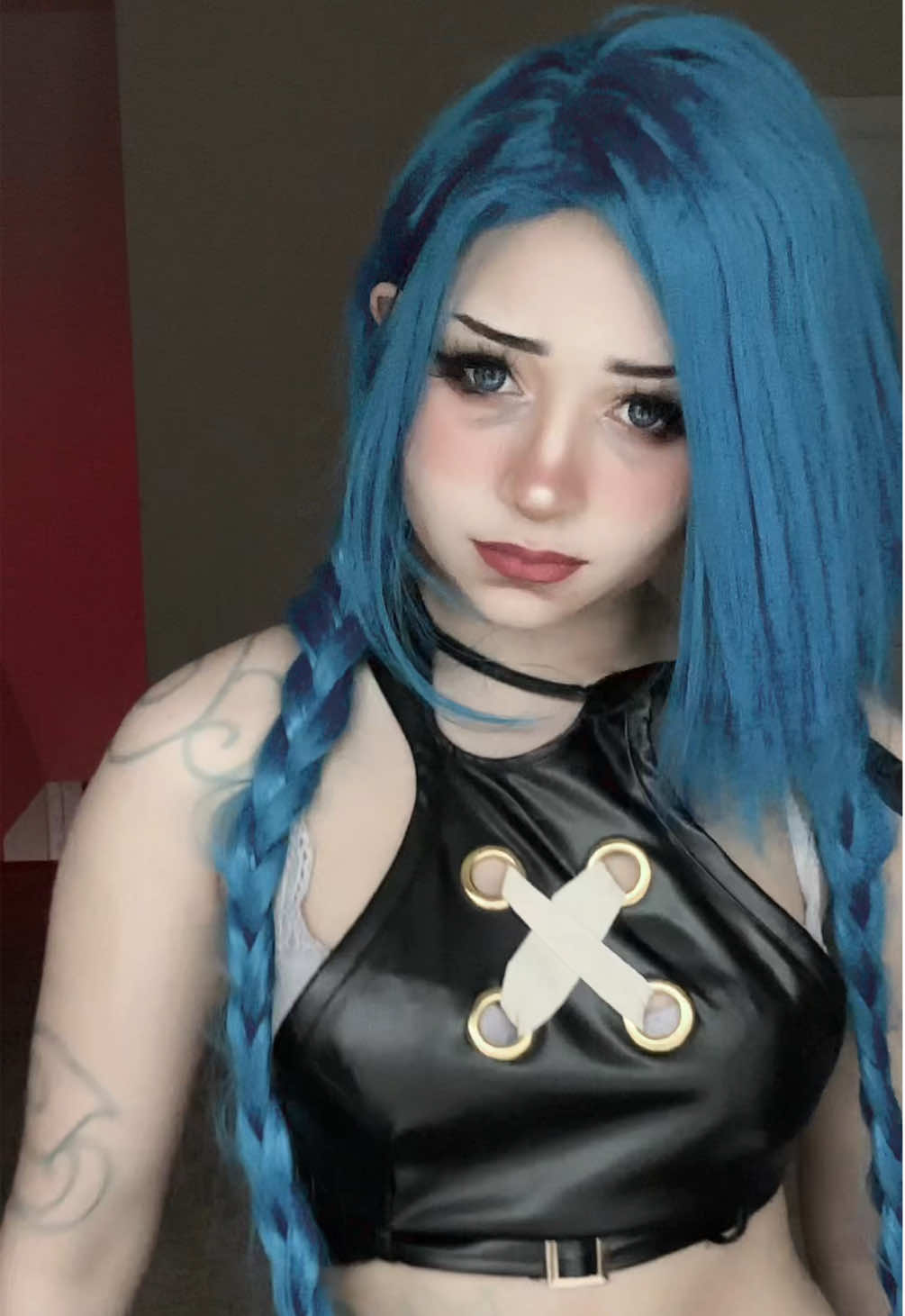 Jinx cosplayers are so talented like this makeup took me  an hour and it still doesnt look jinx-y enough idk how they do it😭💀 #jinxarcane #jinxarcanecosplay #arcanejinx #arcanecosplay #arcanejinx 