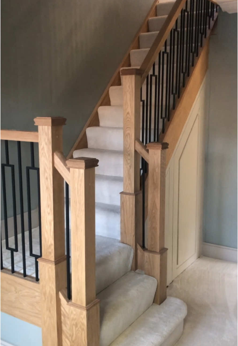 Start to finish oak staircase renovation #satisfying #fyp #staircaserenovation #renotok #renovationseries #woodworking #foryou #joinery #carpentry 