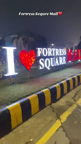 Kis ka fvrt Shopping Mall hai ye ? #foryou #lahorepakistan #viral #viralvideo #Love #night 