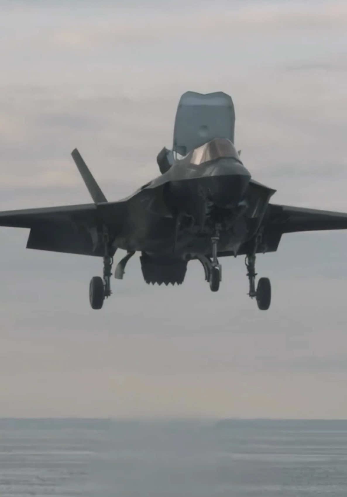 Defying gravity, the F-35B hovers with unmatched elegance over the carrier deck, showcasing its advanced STOVL capabilities and affirming its role as a cornerstone of modern air power. . 🎥:  . #f35b #f35lightning #lockheed #f35lightningii #f35a #f35c #fighterjet #avgeek #pilot  #militaryaviation #flyinghigh #pilotview #aviationlife #piloto #foryou #fyp #foryoupage #viralvideos #trending #trendingreels #trendingnow #originalsong 