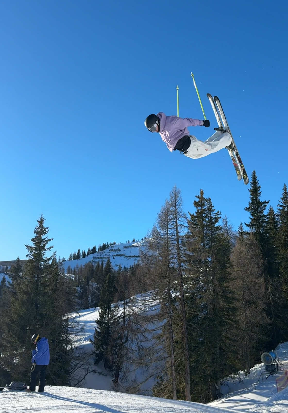 Bro was not impressed 🥱 #foryou #austria #ski #flip #freeski #absolutpark