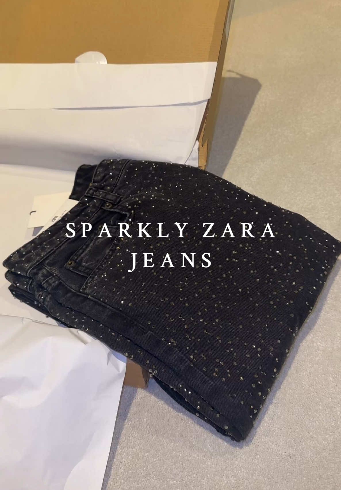 NYE ready✨🖤 love these jeans #zarajeans #newyearsoutfit #nyeoutfit #sparklyjeans #blackjeans #zaraoutfit #partyoutfit #sparklyoutfit 