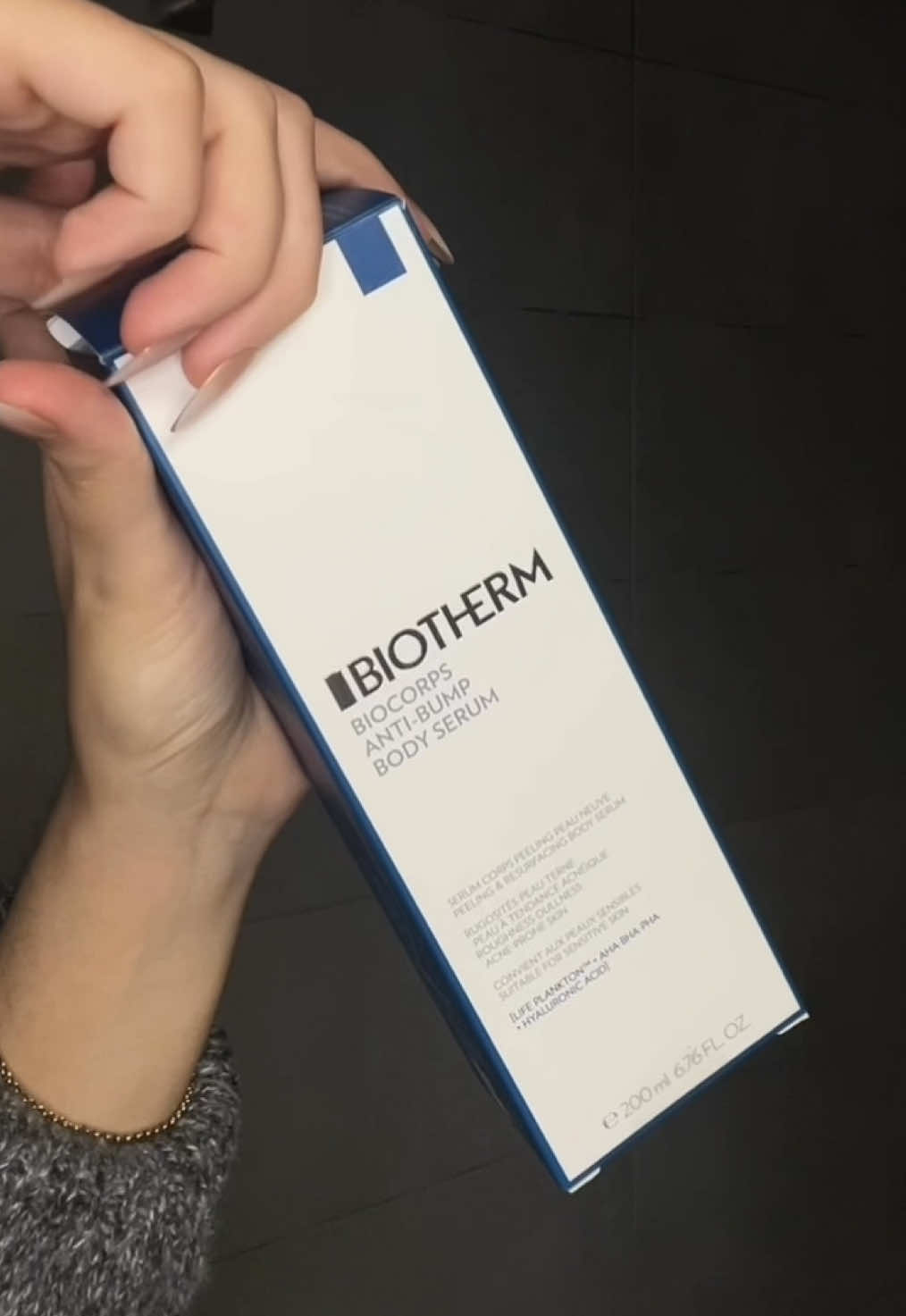 Regalo de Biotherm ✨ ¡Estas navidades voy a mostrar mi mejor versión gracias a Biocorps Sérum de @Biotherm ! La mejor solución para minimizar las imperfecciones y sentirme confiado en mi propia piel. #biotherm #skincare #skinfit #biocorps #skincaretips #skincareasmr #skincareasmr #skincareviral #skincarehacks #paratí #paratiiii #fyp #fyp #foryouu #foryoupagee #skeepers #skeepersfamily #skeepersinfluencer #ugc #ugccreator #ugccontentcreator 