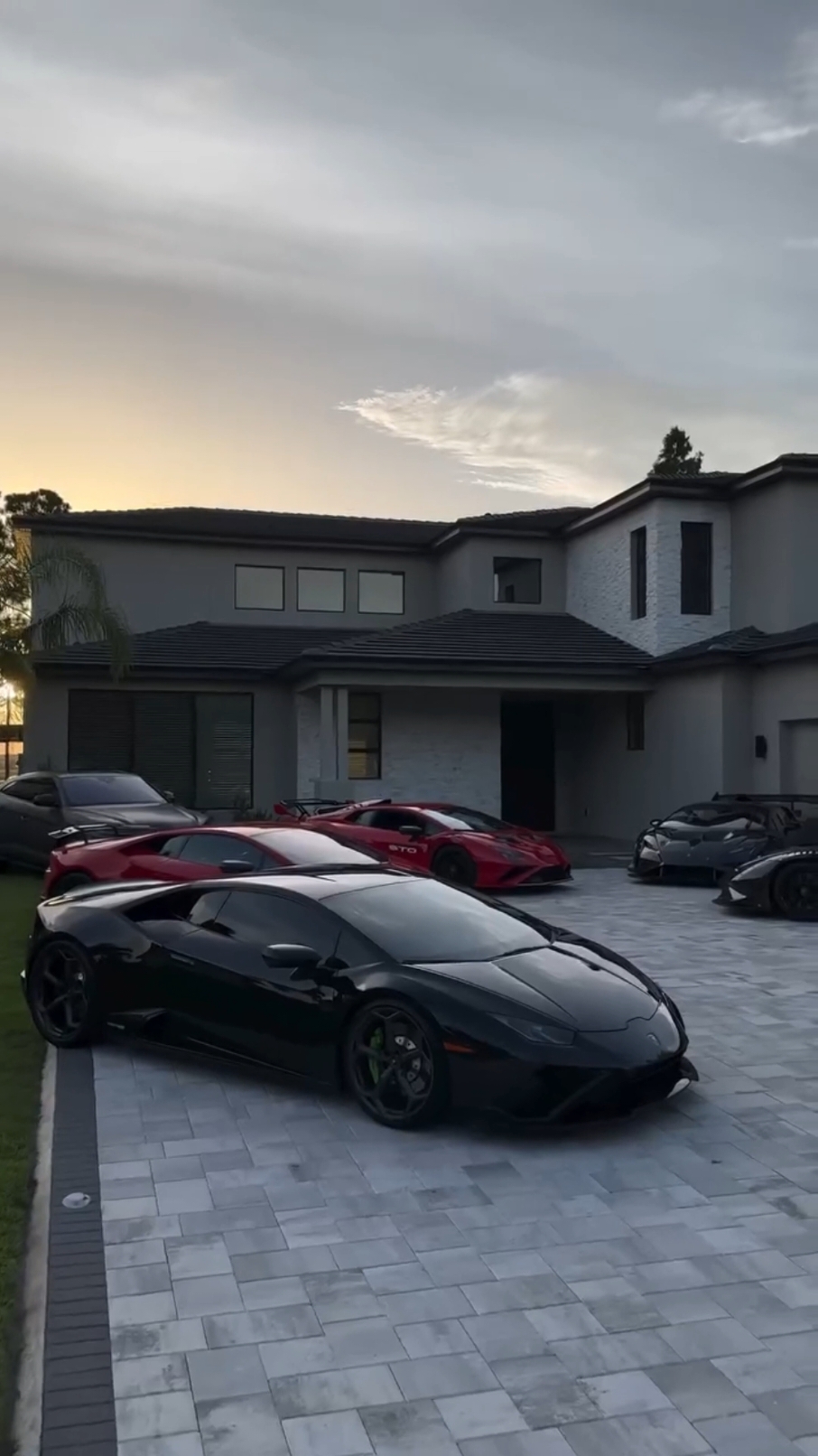 Money Talks💰💸 #luxurylifestyle #motivation #millionaire #richlife #viral_video #fyp #billionairemindset 