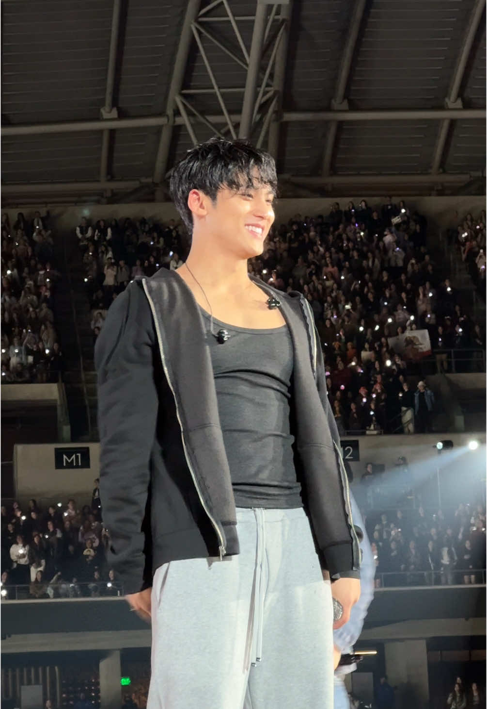 I am obviously still thinking about this concert 🤣 #svt #seventeen #seventeen17_official #carat #kpop #kpopfypシ #kpoptiktok #kpopstan #mingyu #mingyuseventeen #mingyuedit 